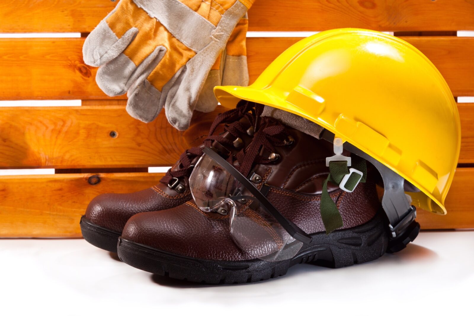 Delovna zaščita – kaj vse sodi v to kategorijo izdelkov